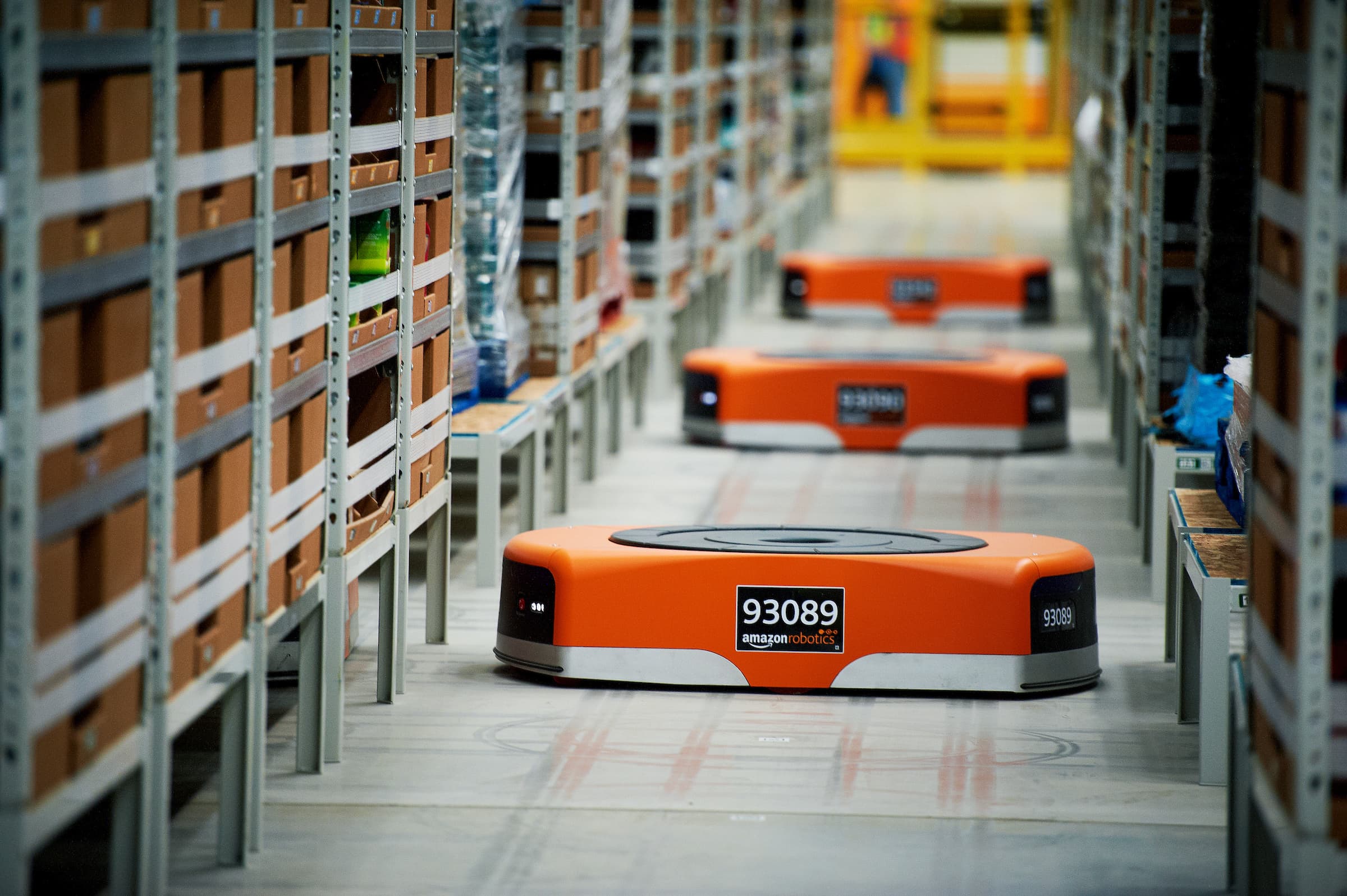Đội ngũ và hoạt động logistics